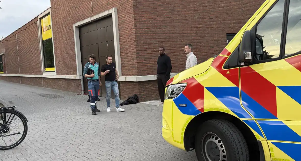 Auto rijdt fietser aan en vlucht - Foto 8