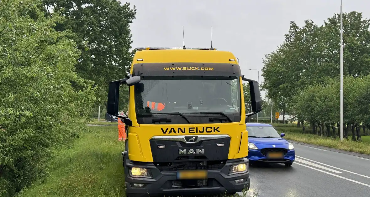 Ongeval tussen bestelbus en auto op N272 - Foto 1