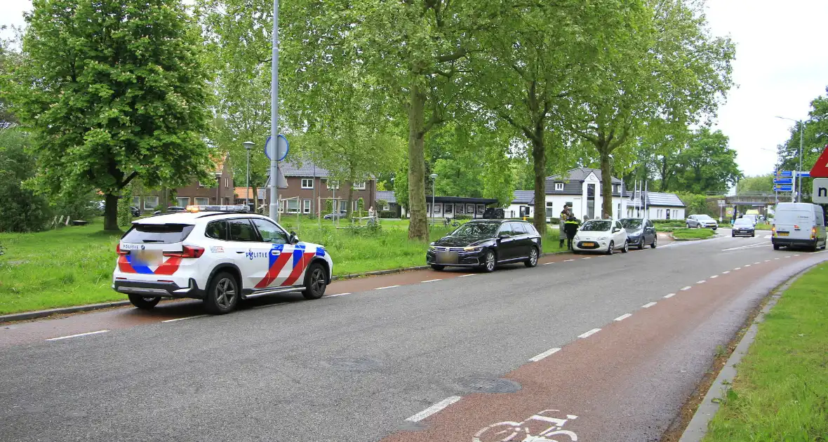 Aanrijding met meerdere voertuigen veroorzaakt blikschade - Foto 3