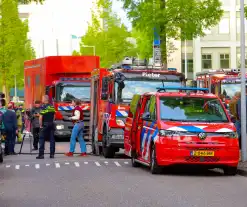 Oefening brandweer in leegstaand gebouw trekt veel bekijks