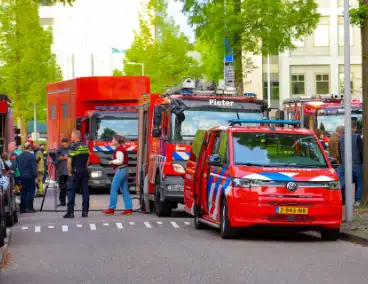 Oefening brandweer in leegstaand gebouw trekt veel bekijks