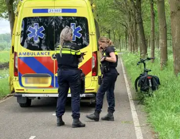 Gewonde man na ongeval gevonden langs fietspad