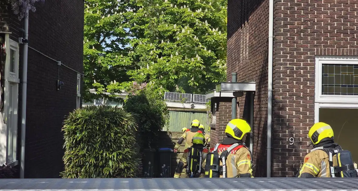 Brand in bijgebouw geblust - Foto 3