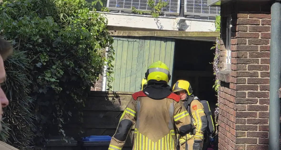 Brand in bijgebouw geblust - Foto 4