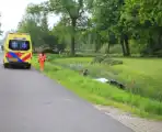 Auto belandt in sloot na keeractie