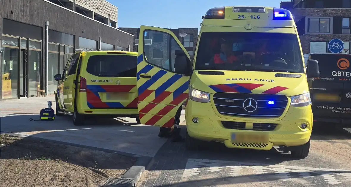 Persoon met ernstige verwondingen naar ziekenhuis - Foto 1
