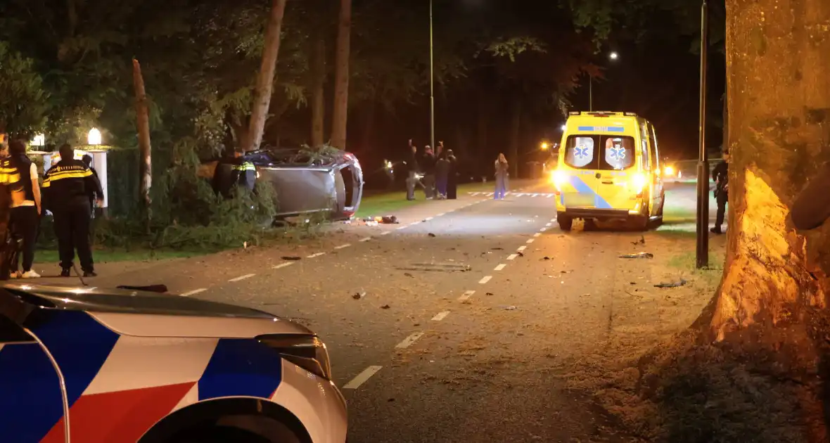 Zwaar ongeval leidt tot ziekenhuisopname bestuurder - Foto 3