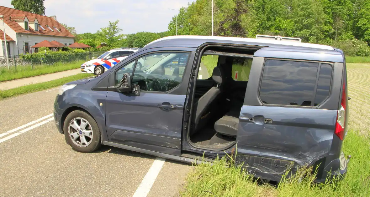 Aanrijding met forse schade door blackout - Foto 18