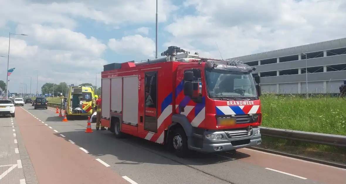 Rolstoelbestuurder rijdt van talud af - Foto 6