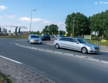 Politie, Mobiele Eenheid en provincie aanwezig bij rouwstoet motorclub