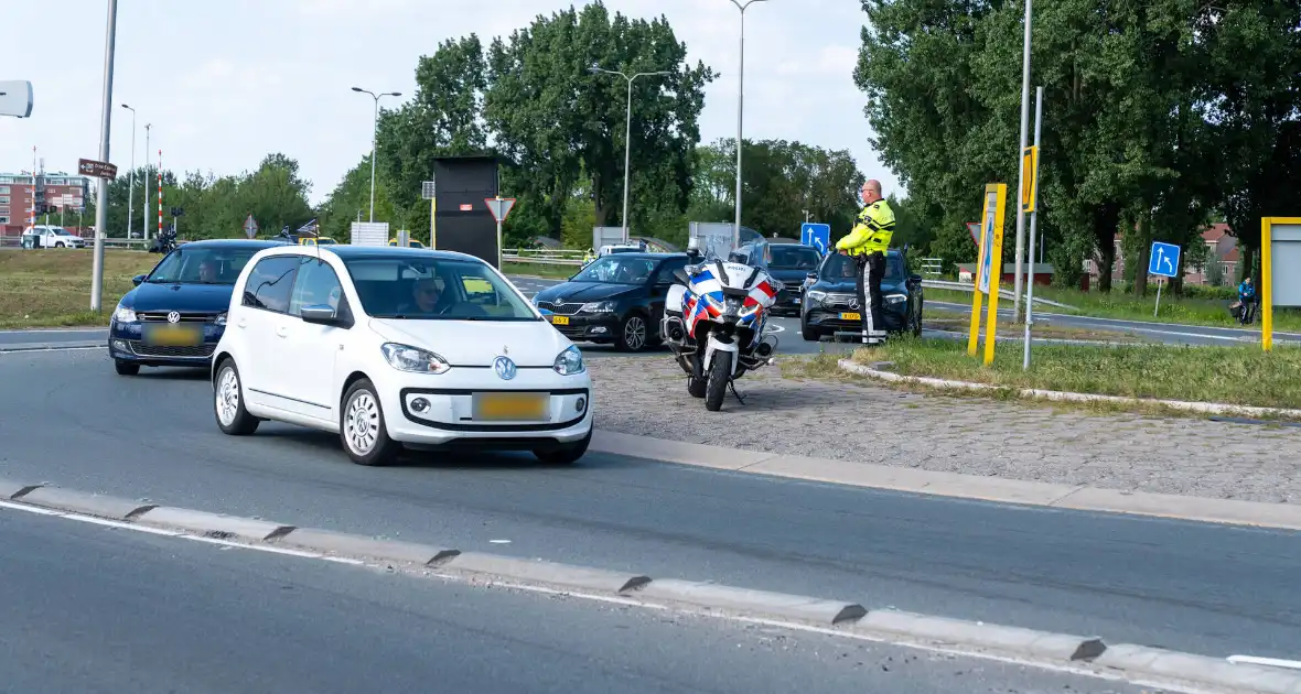 Politie, Mobiele Eenheid en provincie aanwezig bij rouwstoet motorclub - Foto 6