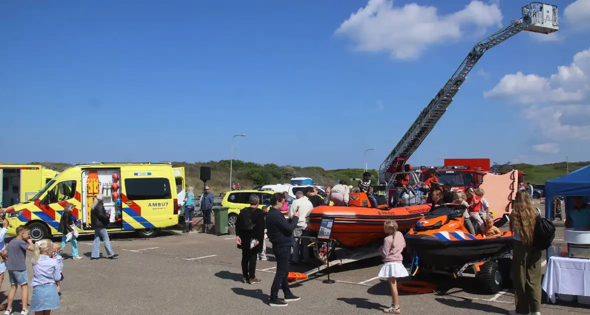 Grote belangstelling met meerdere demonstraties bij reddingbootdag - Foto 38