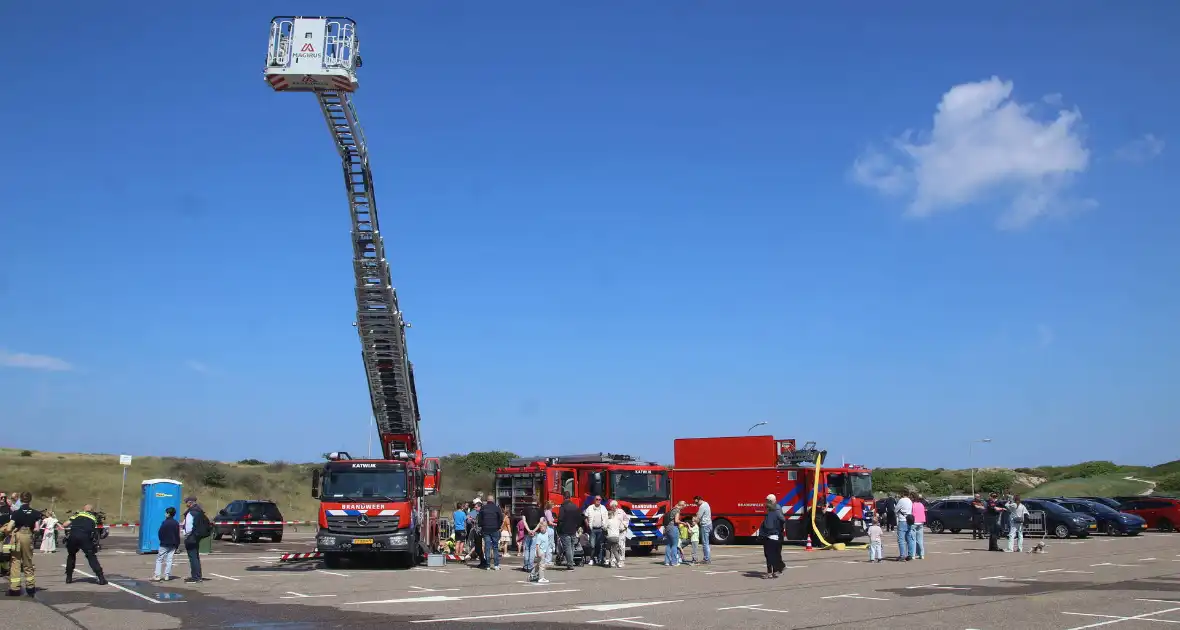 Grote belangstelling met meerdere demonstraties bij reddingbootdag - Foto 39