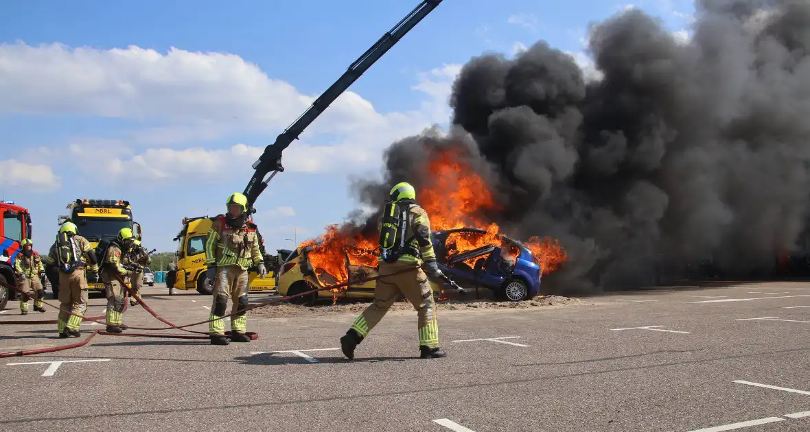 Grote belangstelling met meerdere demonstraties bij reddingbootdag - Foto 5