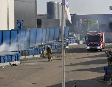 Containerbrand bij recyclingstation