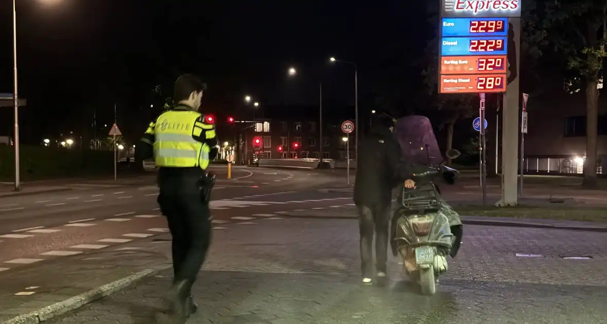 Brand in scooter snel geblust door omstanders - Foto 3