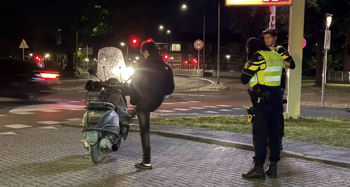 Brand in scooter snel geblust door omstanders - Foto 4
