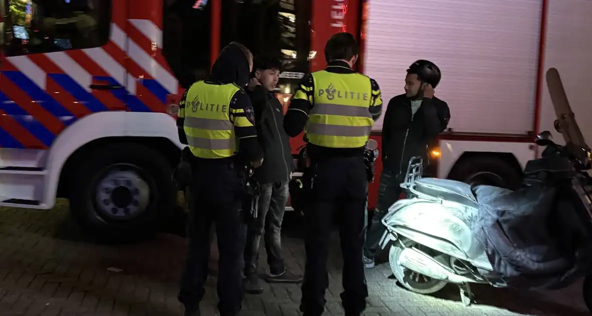 Brand in scooter snel geblust door omstanders - Foto 5