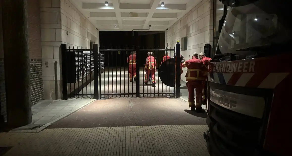 Boiler valt van muur en veroorzaakt waterlekkage - Foto 2