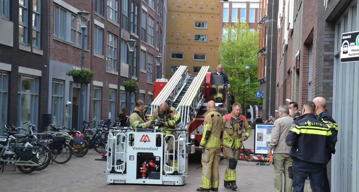 Hulpdiensten reageren op politie-assistentie - Foto 3
