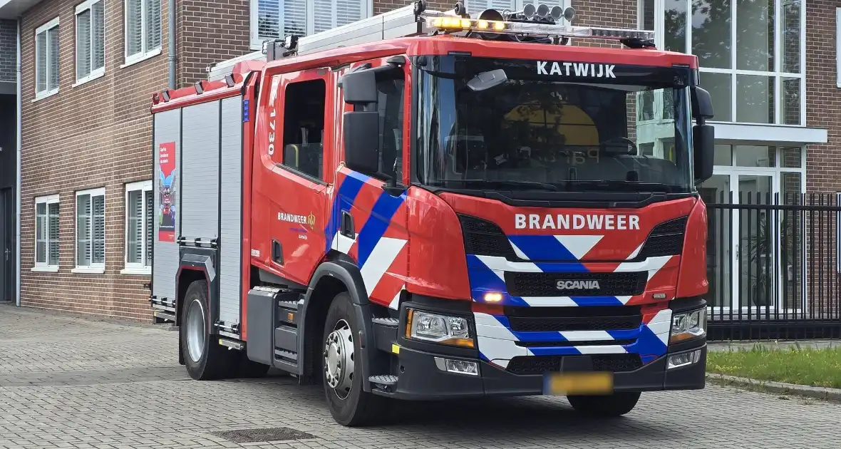 Onverwachte situatie bij opzetten partytent - Foto 6