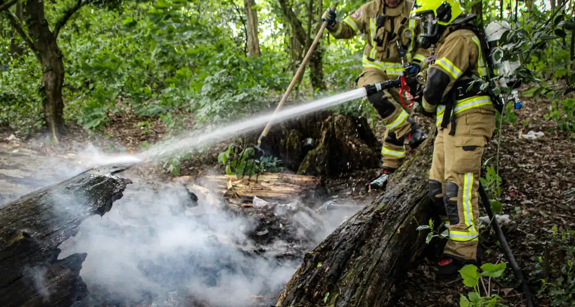 Brand door lachgascilinders veroorzaakt rookontwikkeling - Foto 2