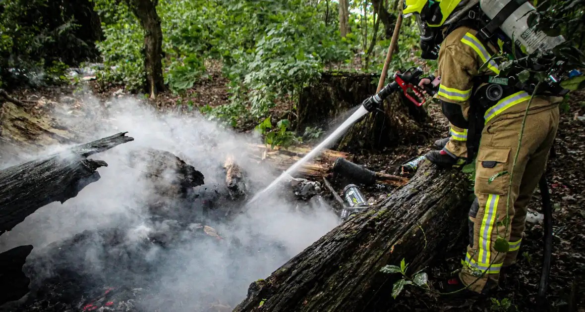 Brand door lachgascilinders veroorzaakt rookontwikkeling - Foto 3