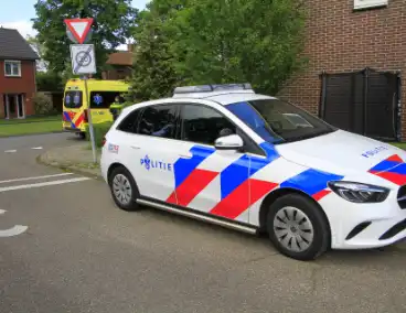 Fietsster gewond na aanrijding met auto