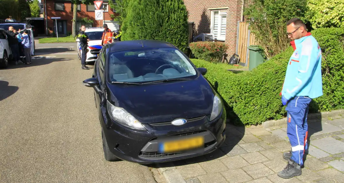 Fietsster gewond na aanrijding met auto - Foto 5