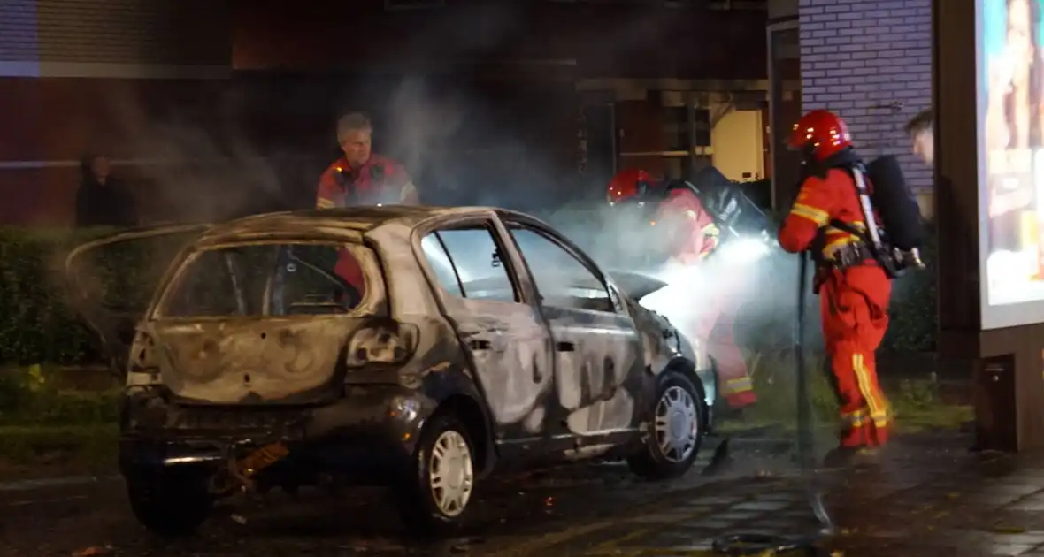 Politie pakt verdachte na autobrand - Foto 10