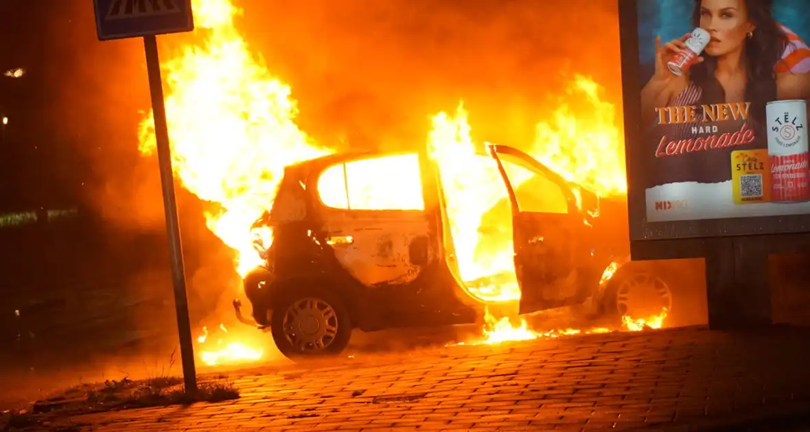 Politie pakt verdachte na autobrand - Foto 12