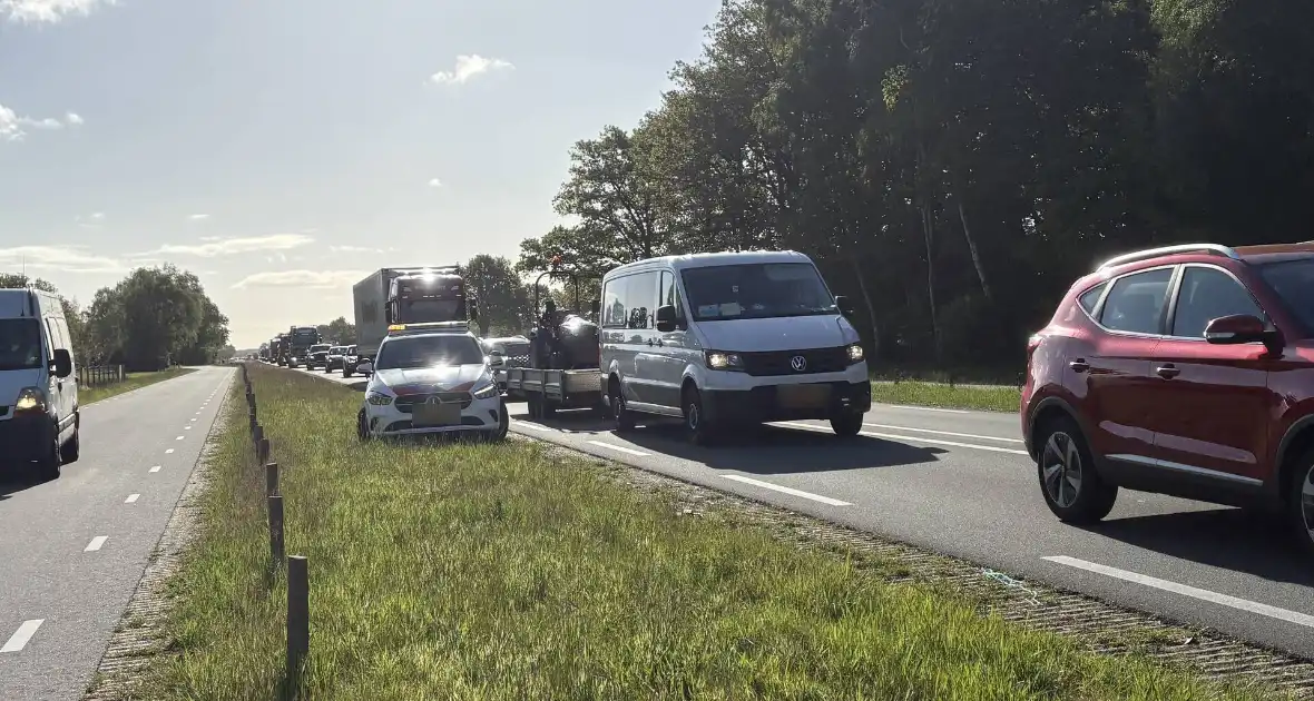 Verkeersongeval veroorzaakt vertraging - Foto 2