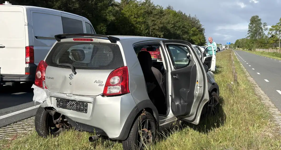 Verkeersongeval veroorzaakt vertraging - Foto 3