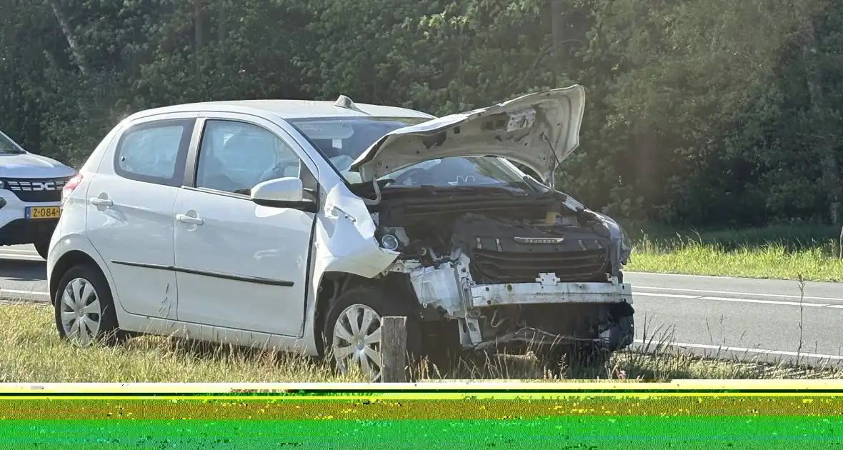 Verkeersongeval veroorzaakt vertraging - Foto 5