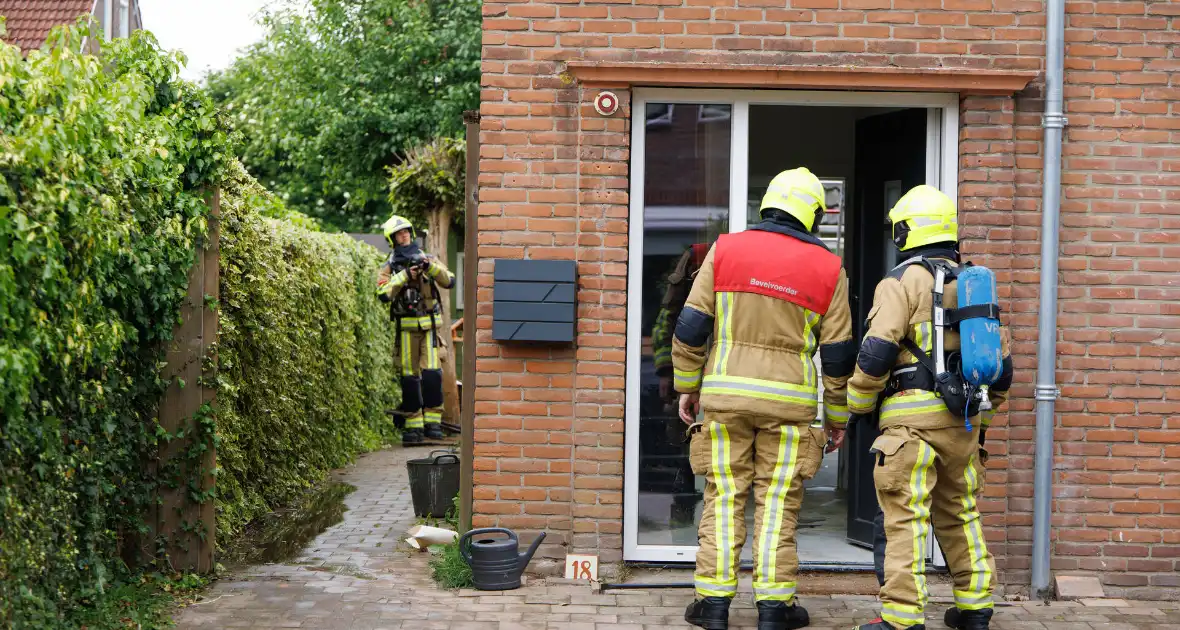 Brand op dak tijdens verbouwing - Foto 2
