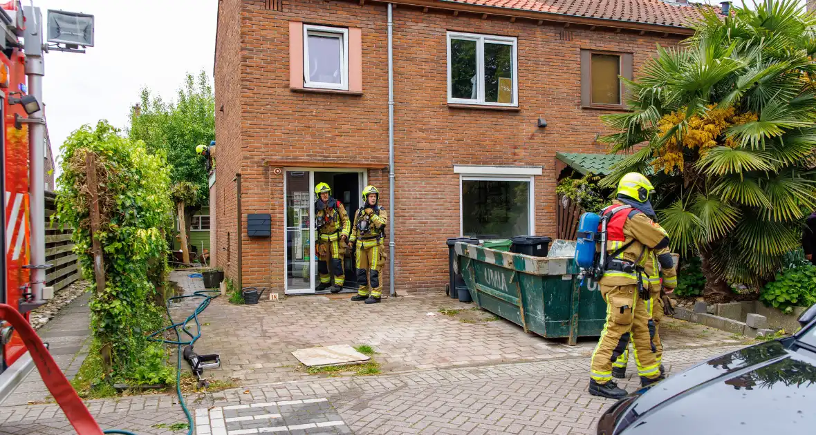Brand op dak tijdens verbouwing - Foto 4