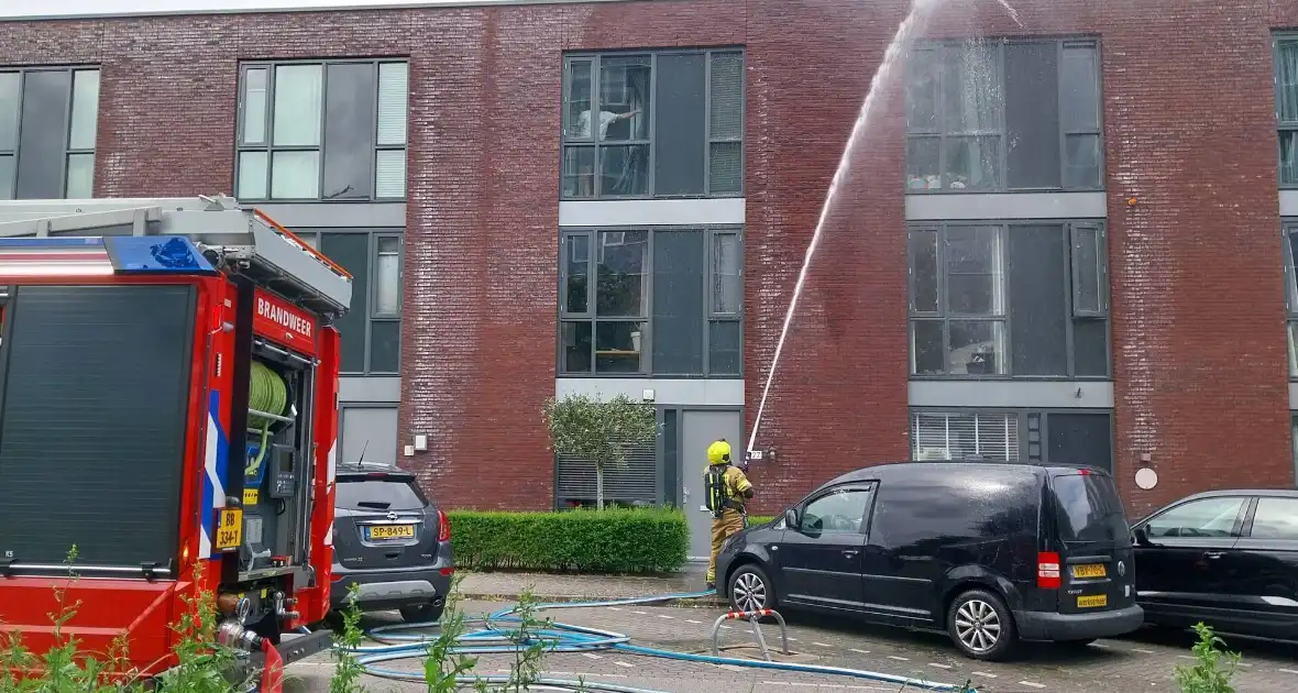 Brand op dak van woning ontdekt