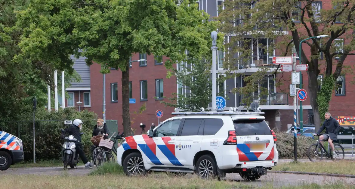 Waterwerper ingezet en veiligheidsrisicogebied na rellen - Foto 2