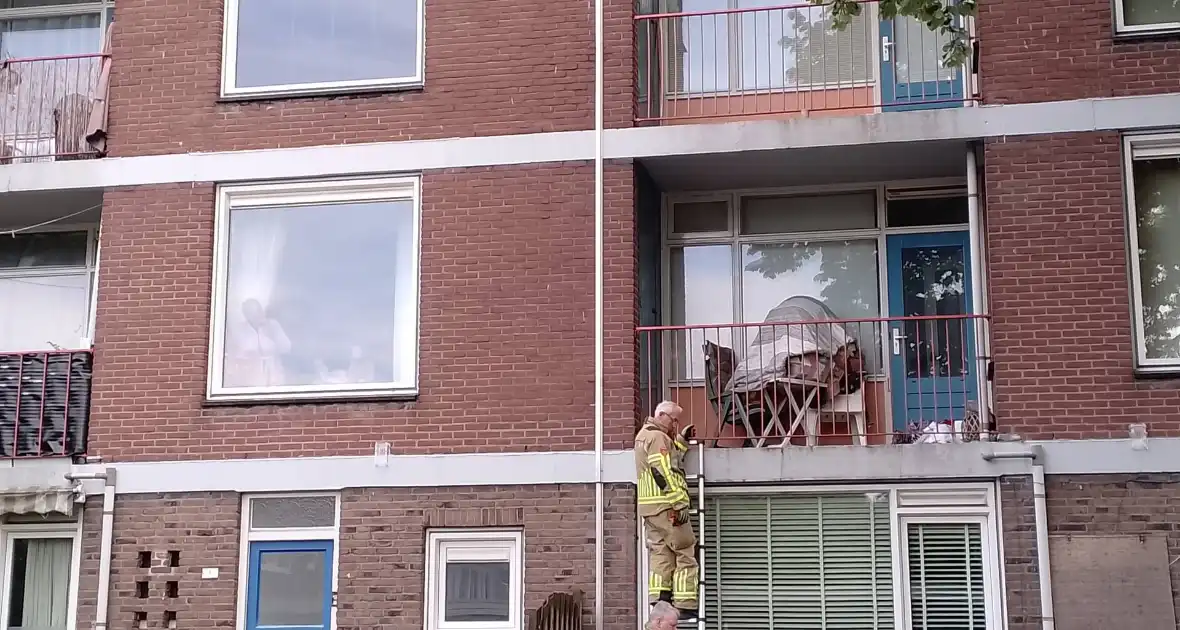 Kaars op balkon zorgt voor inzet van brandweer