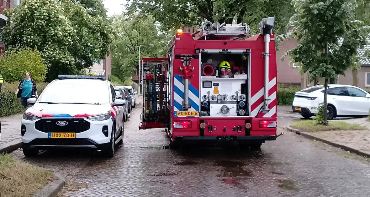 Kaars op balkon zorgt voor inzet van brandweer - Foto 3