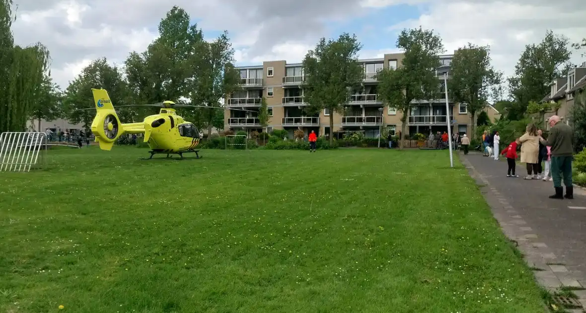 Traumahelikopter landt bij incident in woning