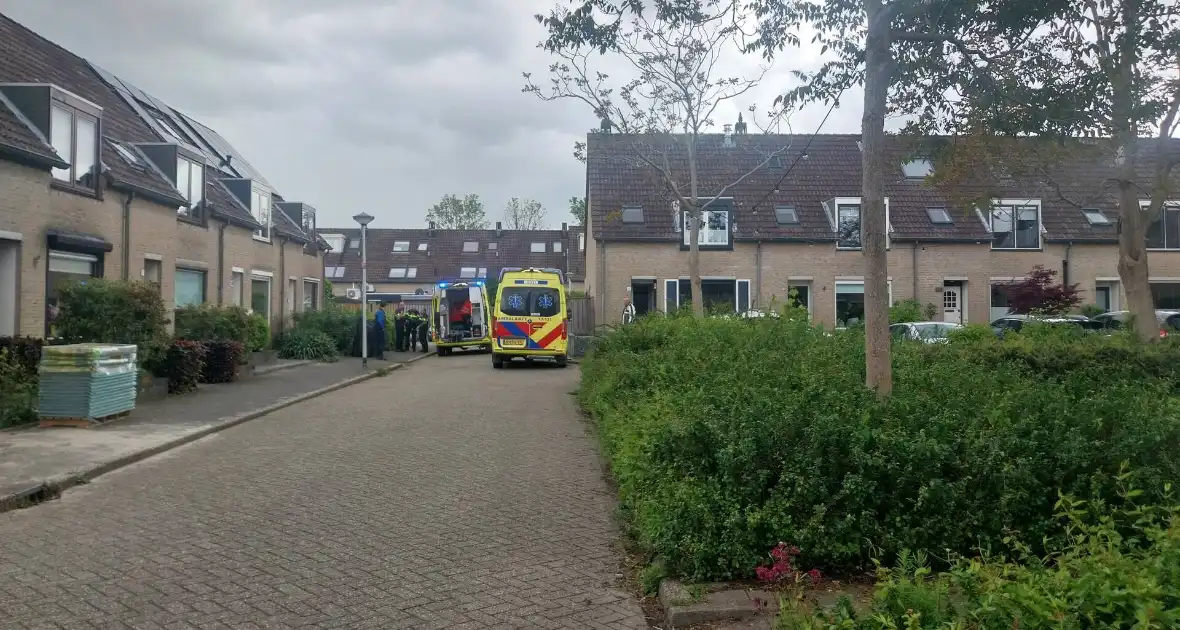 Traumahelikopter landt bij incident in woning - Foto 5