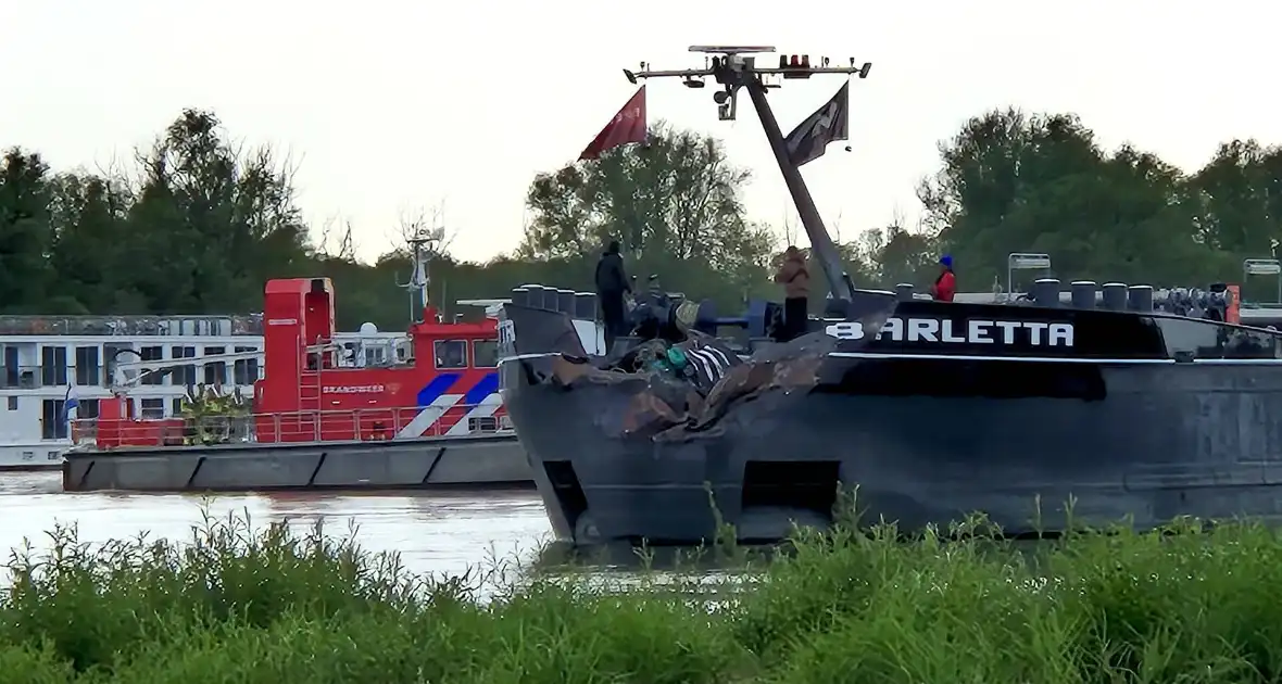 Aanvaring op de Waal tussen tanker en duwstel