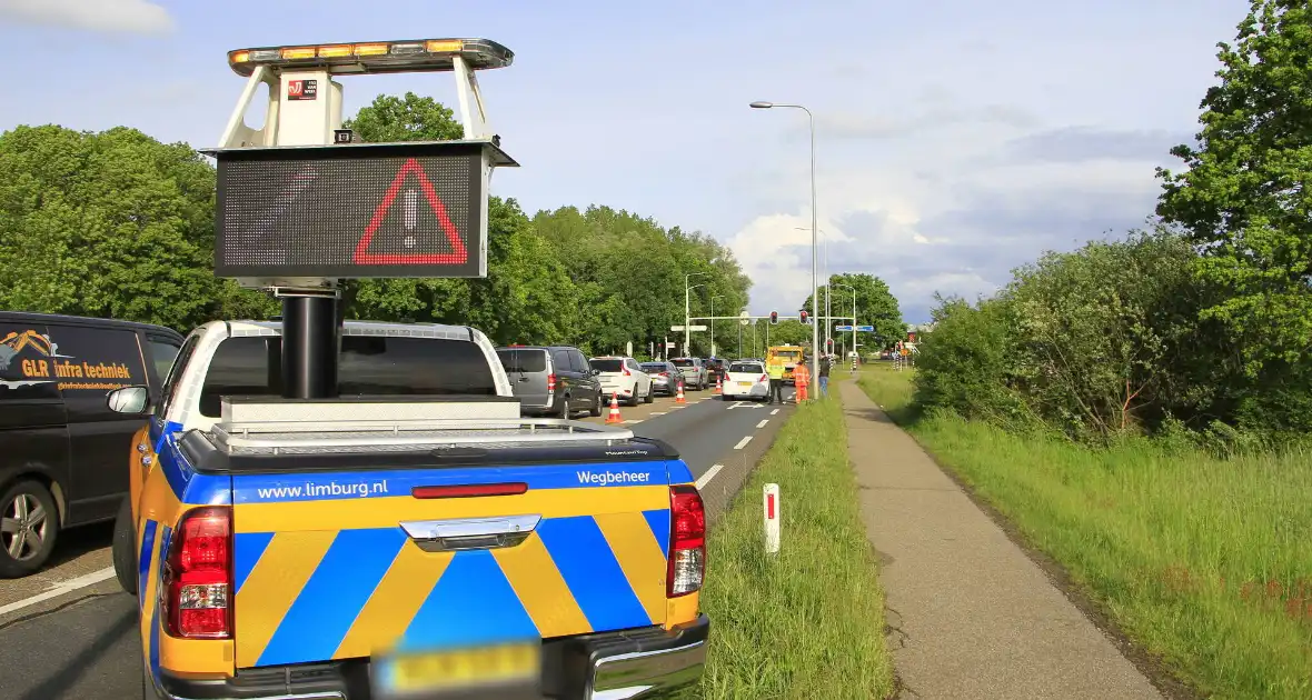 Botsing met drie voertuigen zorgt voor verkeershinder