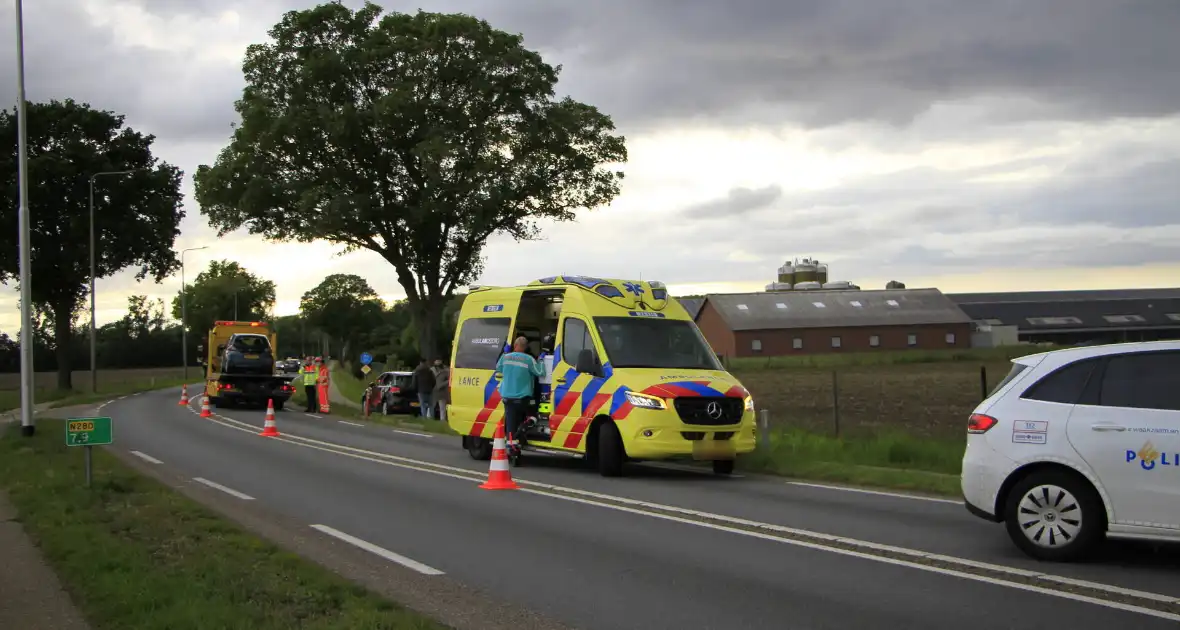 Ongeval met drie voertuigen zorgt voor verkeershinder - Foto 11