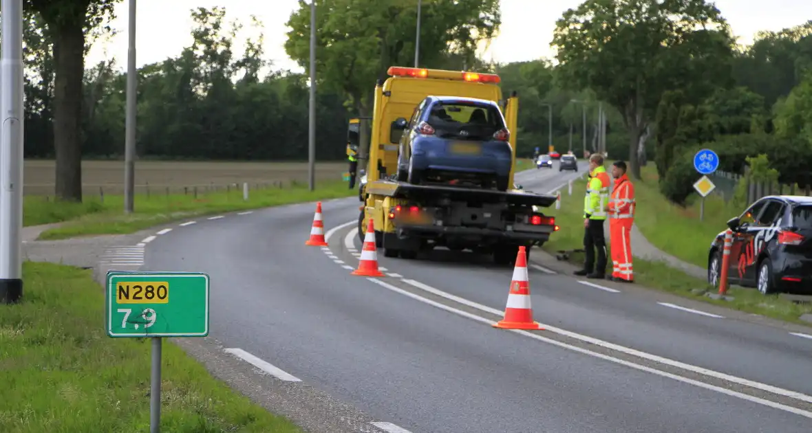 Ongeval met drie voertuigen zorgt voor verkeershinder - Foto 3