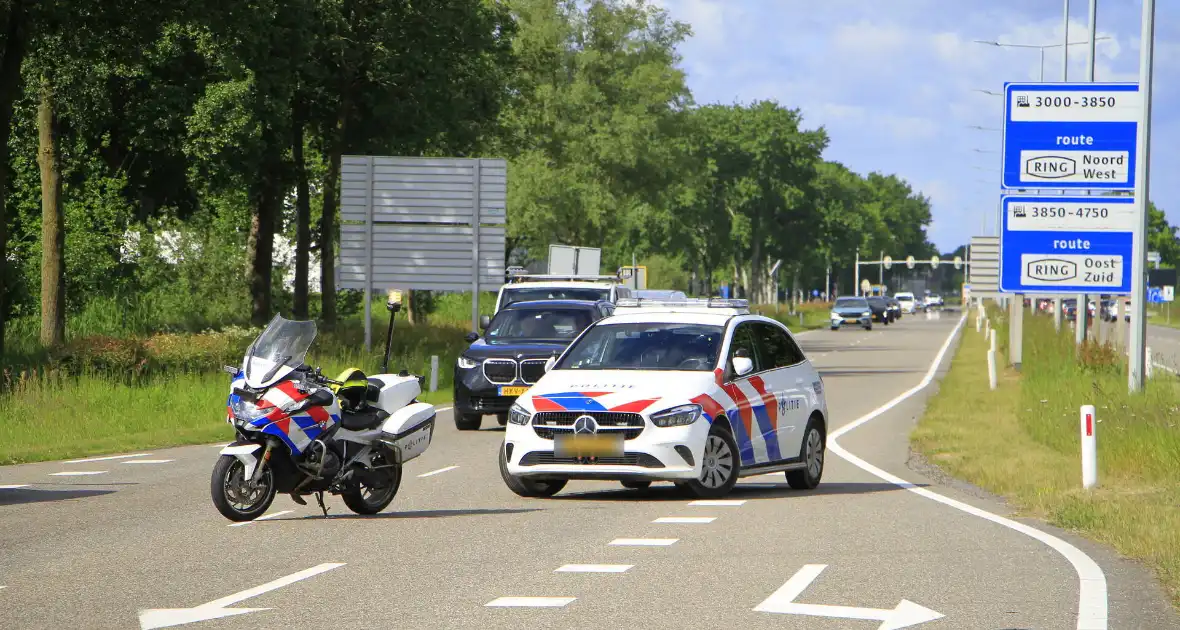 Kopstaartbotsing bij verkeerslichten met kinderen betrokken - Foto 7