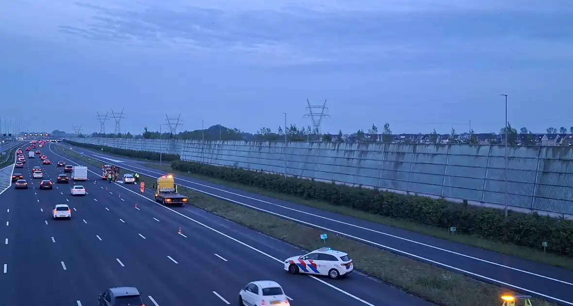 Brand in voertuig op snelweg - Foto 1