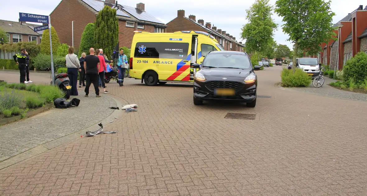 Scooterbotser gewond bij ongeval - Foto 2