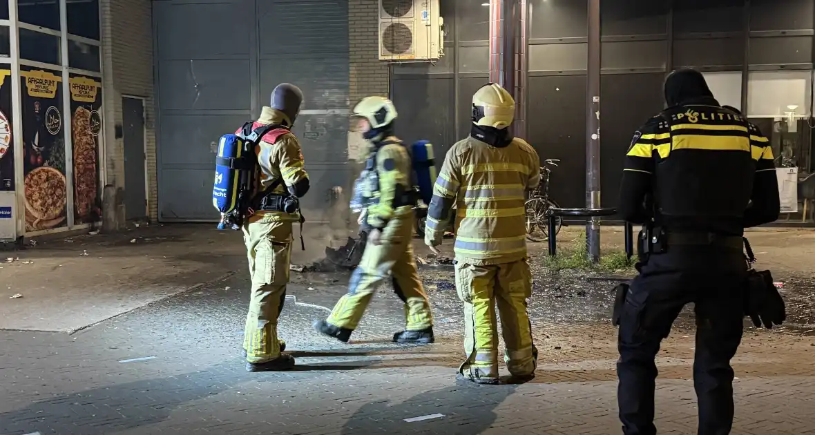 Meubilair in brand bij laad- en losruimte - Foto 2